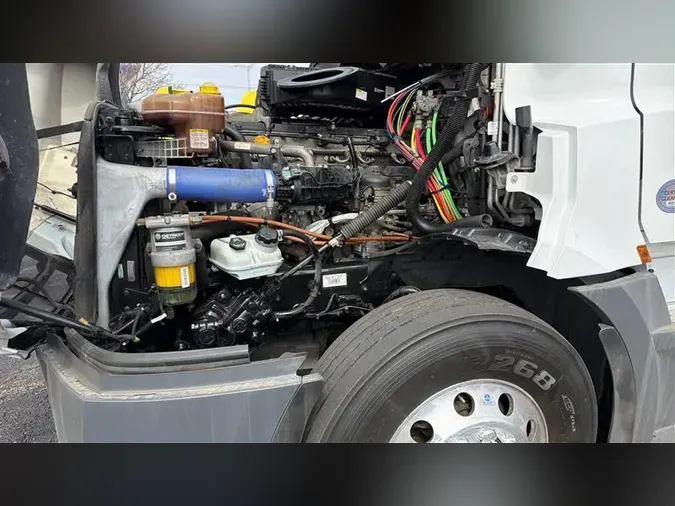 2022 FREIGHTLINER CA126