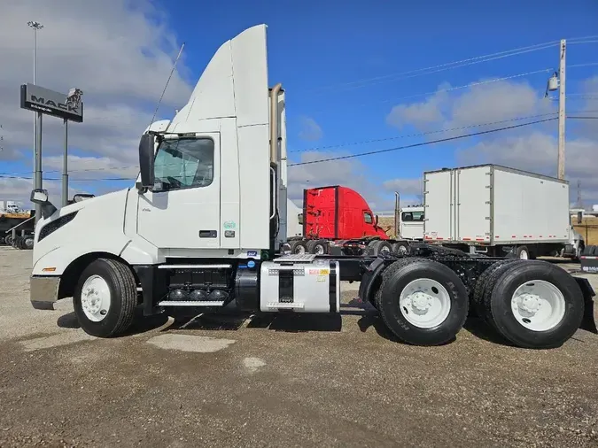 2019 VOLVO VNL64T300