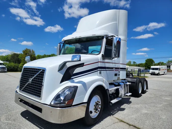 2018 VOLVO VNL64TRACTOR