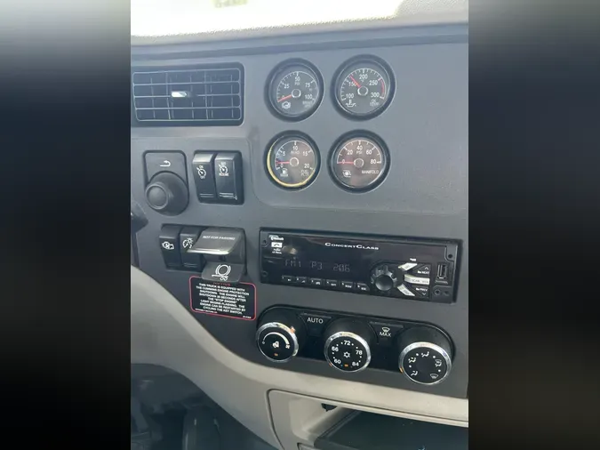 2020 Peterbilt 567