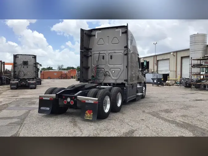 2024 Freightliner Cascadia 126