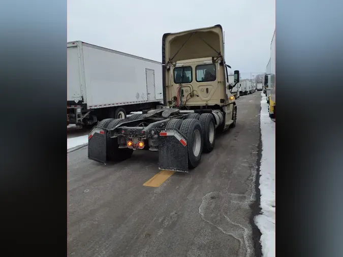 2019 FREIGHTLINER/MERCEDES CASCADIA 125