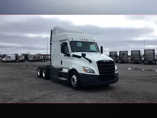 2021 Freightliner Cascadia 126