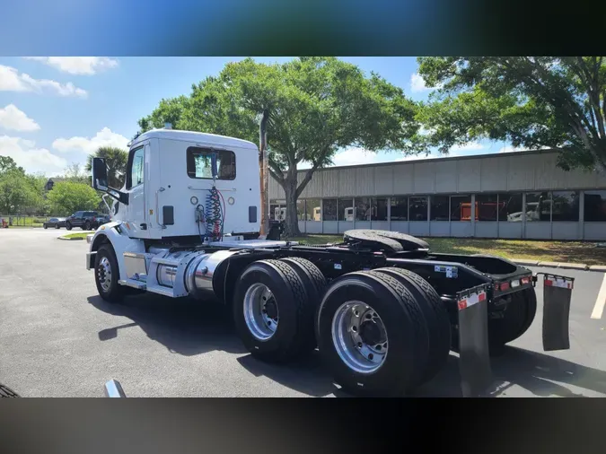 2020 Peterbilt 567bc7a7f26f677dd9d7414405a11957e1d