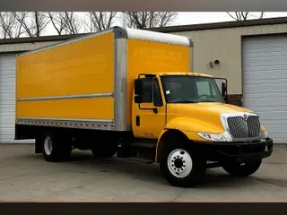 2018 International 4300 SBA 4X2