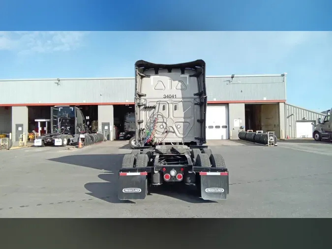 2025 Freightliner Cascadia 126bc7d84c788878ff33ba7ce9226a40abb