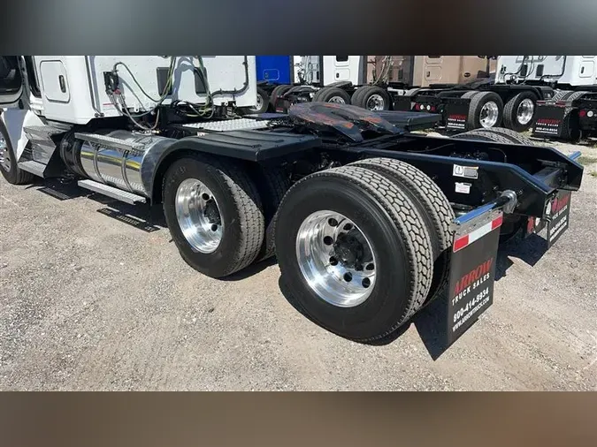 2022 KENWORTH T880