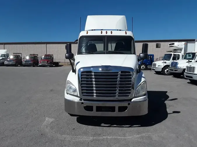 2018 FREIGHTLINER/MERCEDES CASCADIA 125