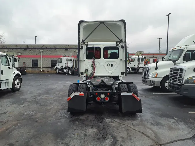 2019 FREIGHTLINER/MERCEDES NEW CASCADIA 126