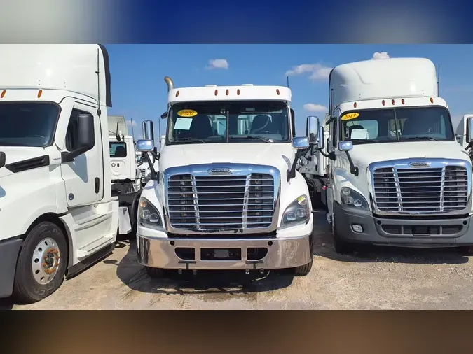 2020 FREIGHTLINER/MERCEDES CASCADIA 125bc8aaec66340051f80e8478f99957e5a