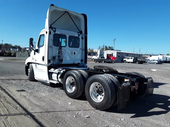 2020 FREIGHTLINER/MERCEDES CASCADIA 125