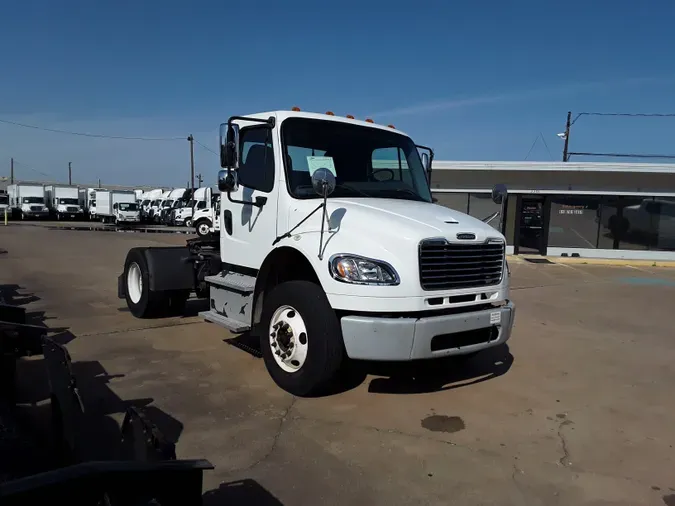 2015 FREIGHTLINER/MERCEDES M2 106