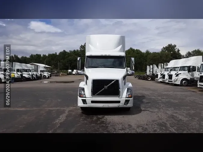 2016 Volvo VNL300