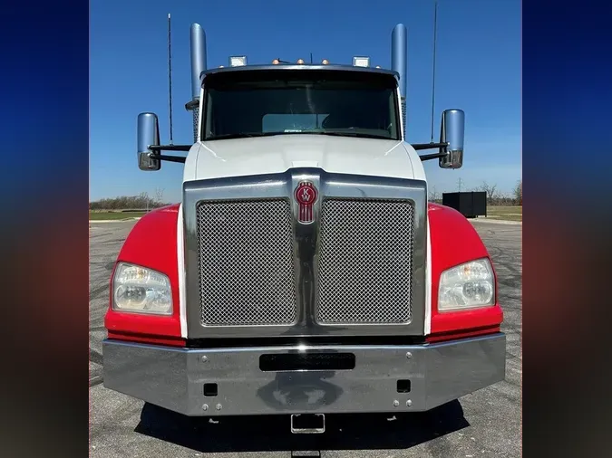 2018 KENWORTH T880