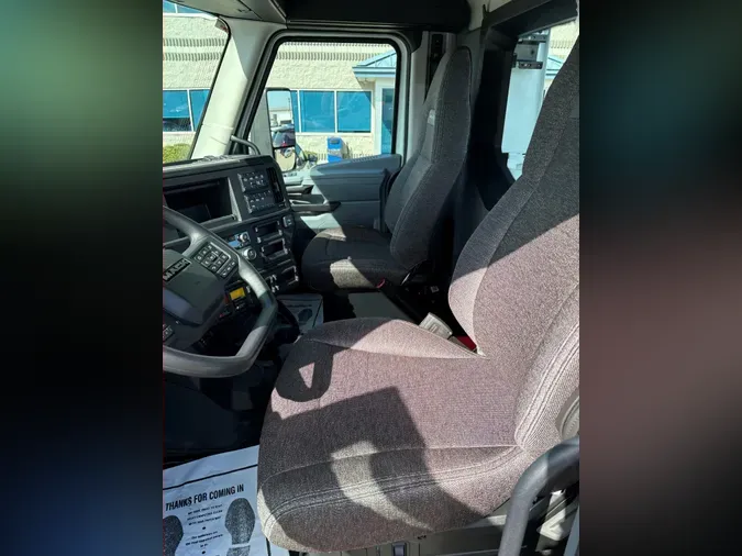 2027 MACK Anthem Day Cab