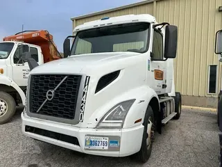 2019 VOLVO VNR42T300