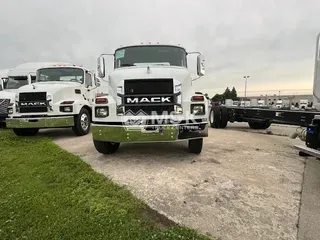 2025 MACK MD MD642