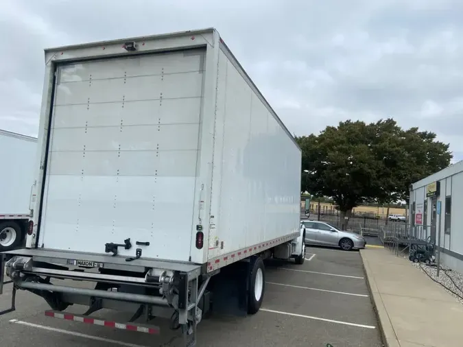 2022 FREIGHTLINER/MERCEDES M2 106bc9ae88ad8a3983c1ab11f31774aa2f5