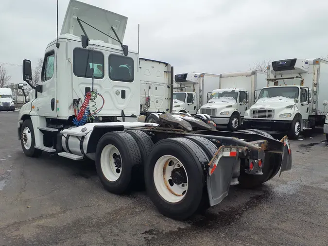 2016 FREIGHTLINER/MERCEDES CASCADIA 125