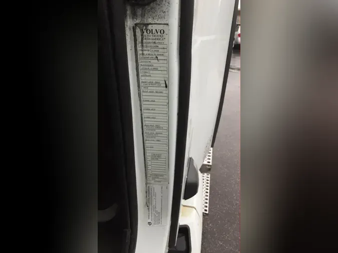 2019 Volvo VNL300
