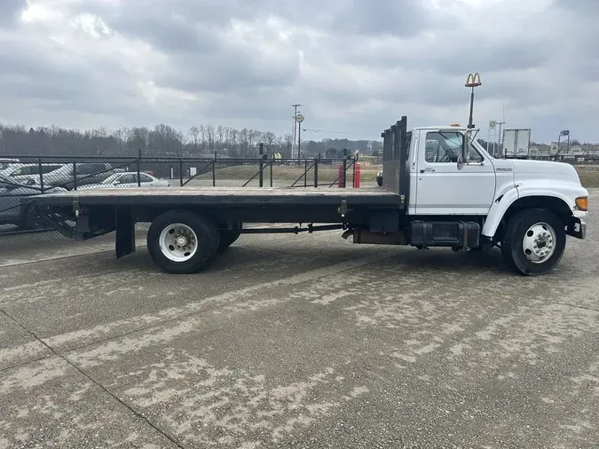 1999 Ford F800