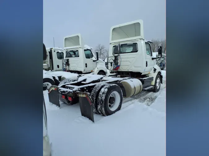 2019 NAVISTAR INTERNATIONAL RH613 DAYCAB S/A