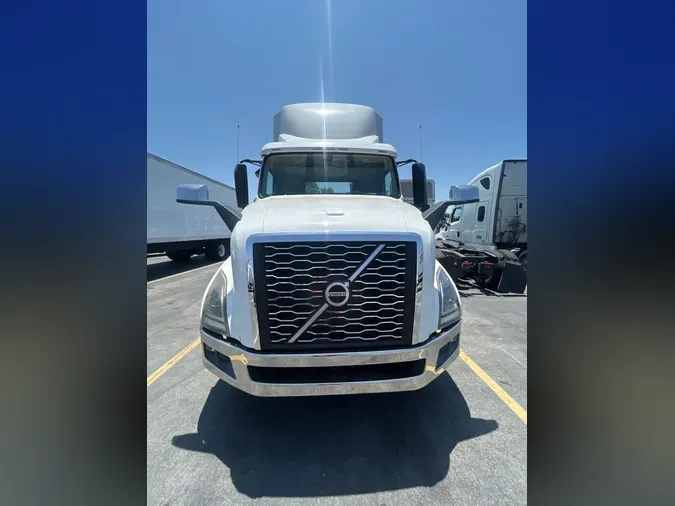 2019 VOLVO VNL64T-300