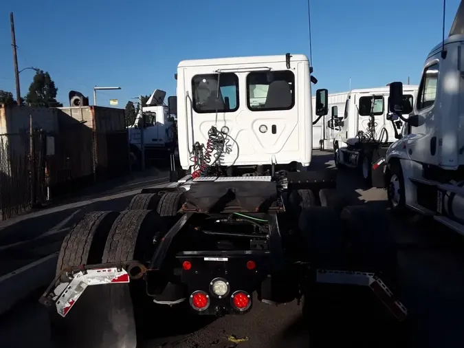 2019 FREIGHTLINER/MERCEDES CASCADIA 125