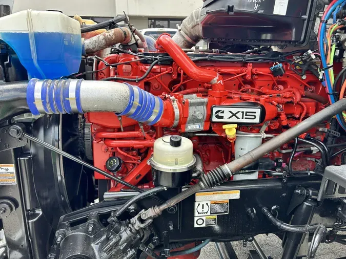 2022 Peterbilt 579bca5f9fb458f02d8b8f34e930e6b584e