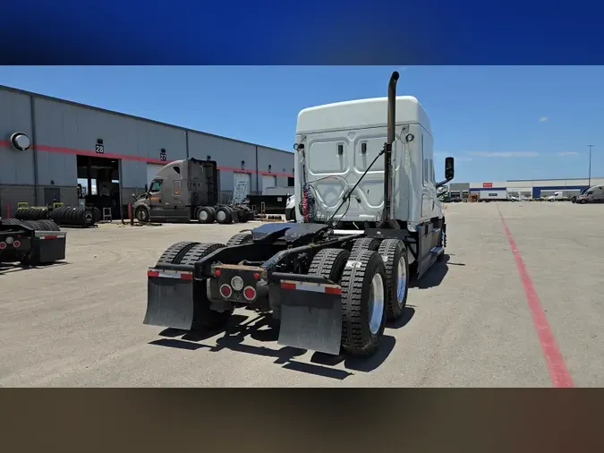 2020 Freightliner Cascadia