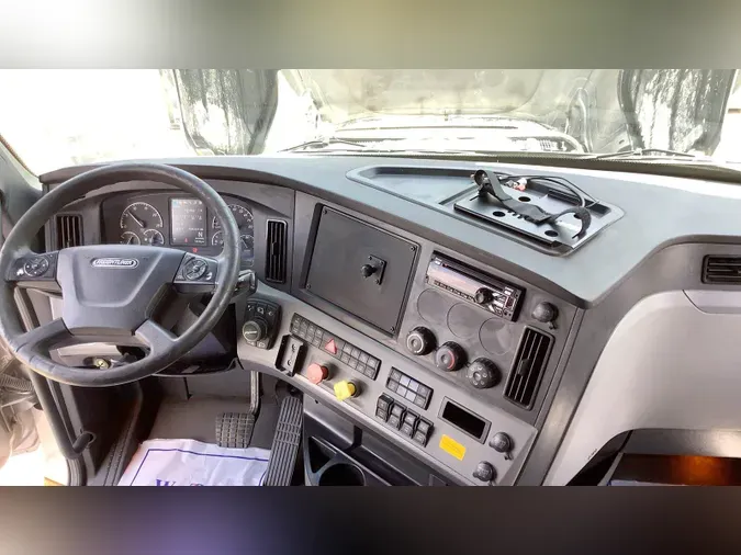 2022 Freightliner Cascadia 126