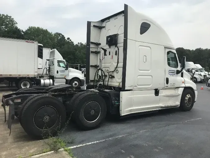 2018 Freightliner X12564ST