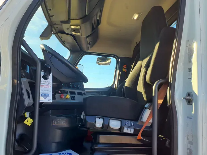 2019 FREIGHTLINER/MERCEDES NEW CASCADIA 126