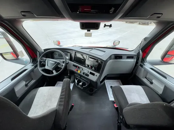 2022 FREIGHTLINER Cascadia 126