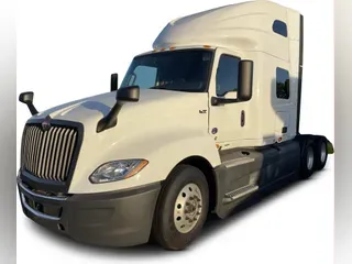 2022 International LT625