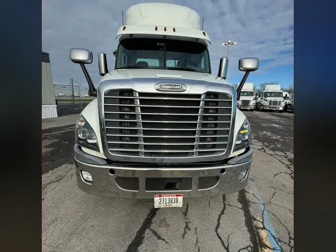 2018 FREIGHTLINER/MERCEDES CASCADIA 125