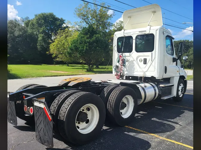 2014 FREIGHTLINER/MERCEDES CASCADIA 125