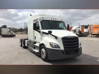 2021 Freightliner Cascadia 126