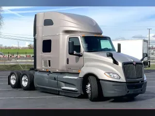 2022 INT LT625 6x4