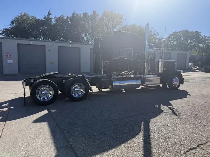 2023 Peterbilt 389bcb9d43d8459f696ae608329bde797a9