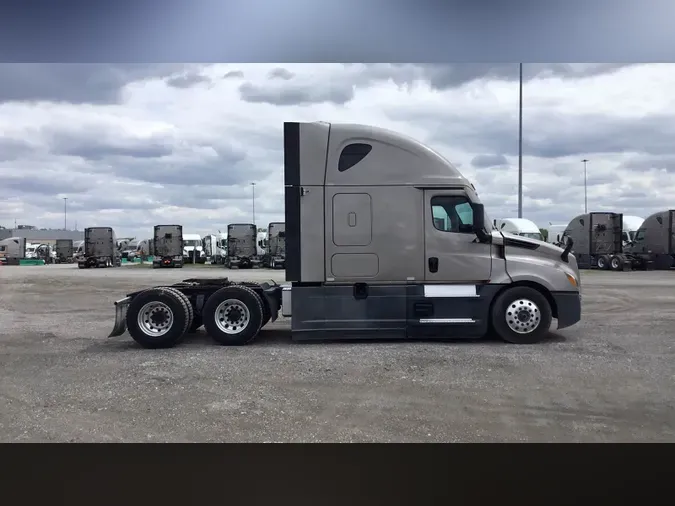 2022 Freightliner Cascadia 126