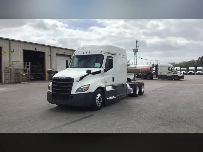 2021 Freightliner Cascadia 126