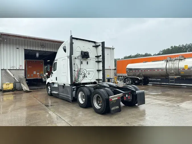 2021 Freightliner Cascadia