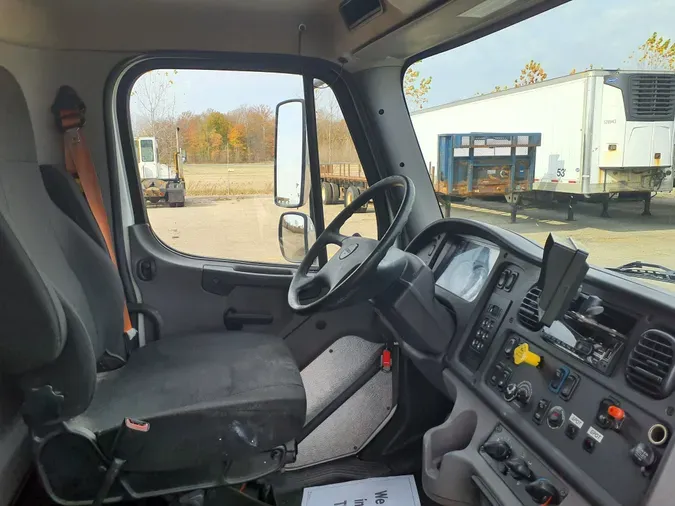 2020 FREIGHTLINER/MERCEDES M2 106