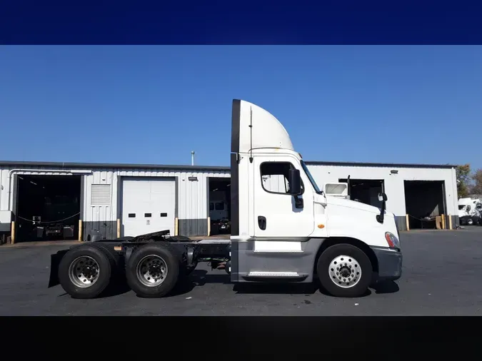 2019 Freightliner Cascadia 125bcc80d6b21157c623c1182b402d8d458