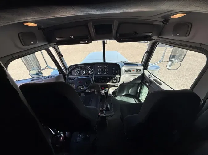2020 Peterbilt 389