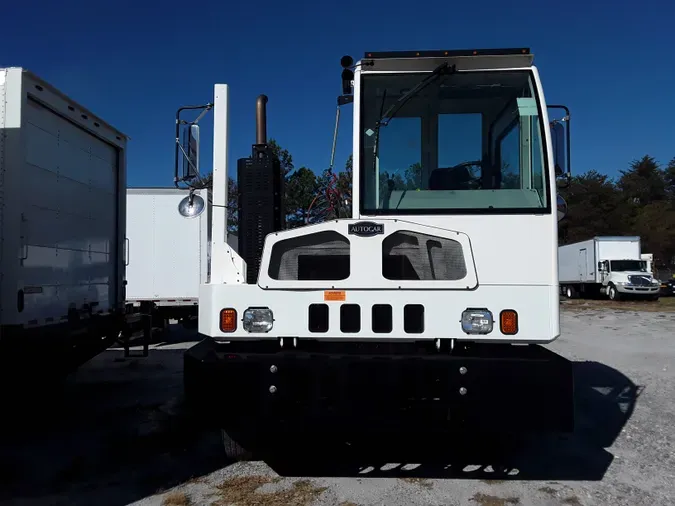 2020 AUTOCAR YARD TRACTOR