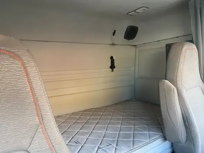 2023 Volvo VNR64T400bcd0784dad73567d4b91b21227db63a8