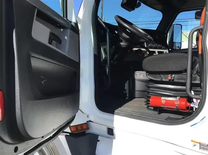 2021 FREIGHTLINER CA126bcd08e4eeb2ac3084ae406f479be0247