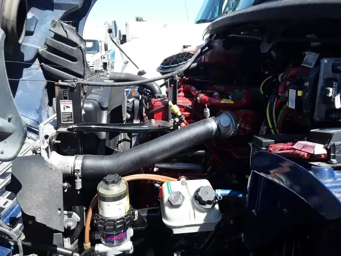 2018 FREIGHTLINER M2 106